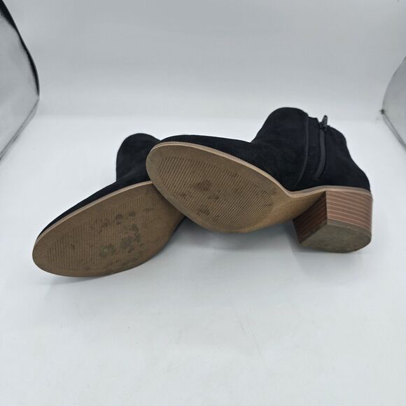 Amazon Essentials Women's Microsuede Ankle Boots, Black, Size 7 Aola - Picture 7 of 8